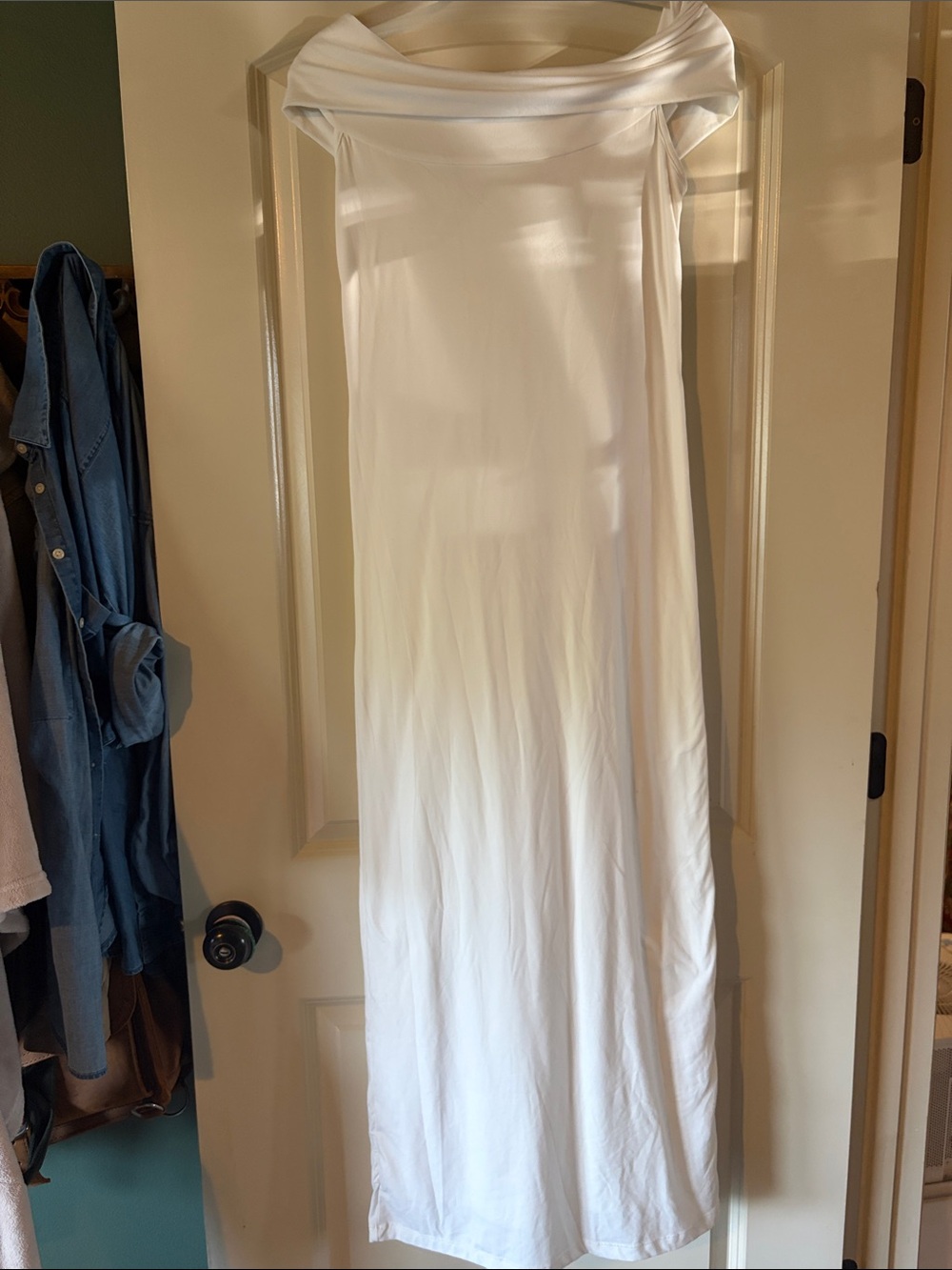 Off-Shoulder White Maxi Skirt - Classic Women's Evening Skirt